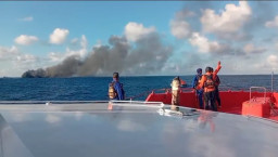 KMP Putri Yasmin Terbakar di Selat Lombok, Tim SAR Gabungan Bergerak Cepat Evakuasi Penumpang