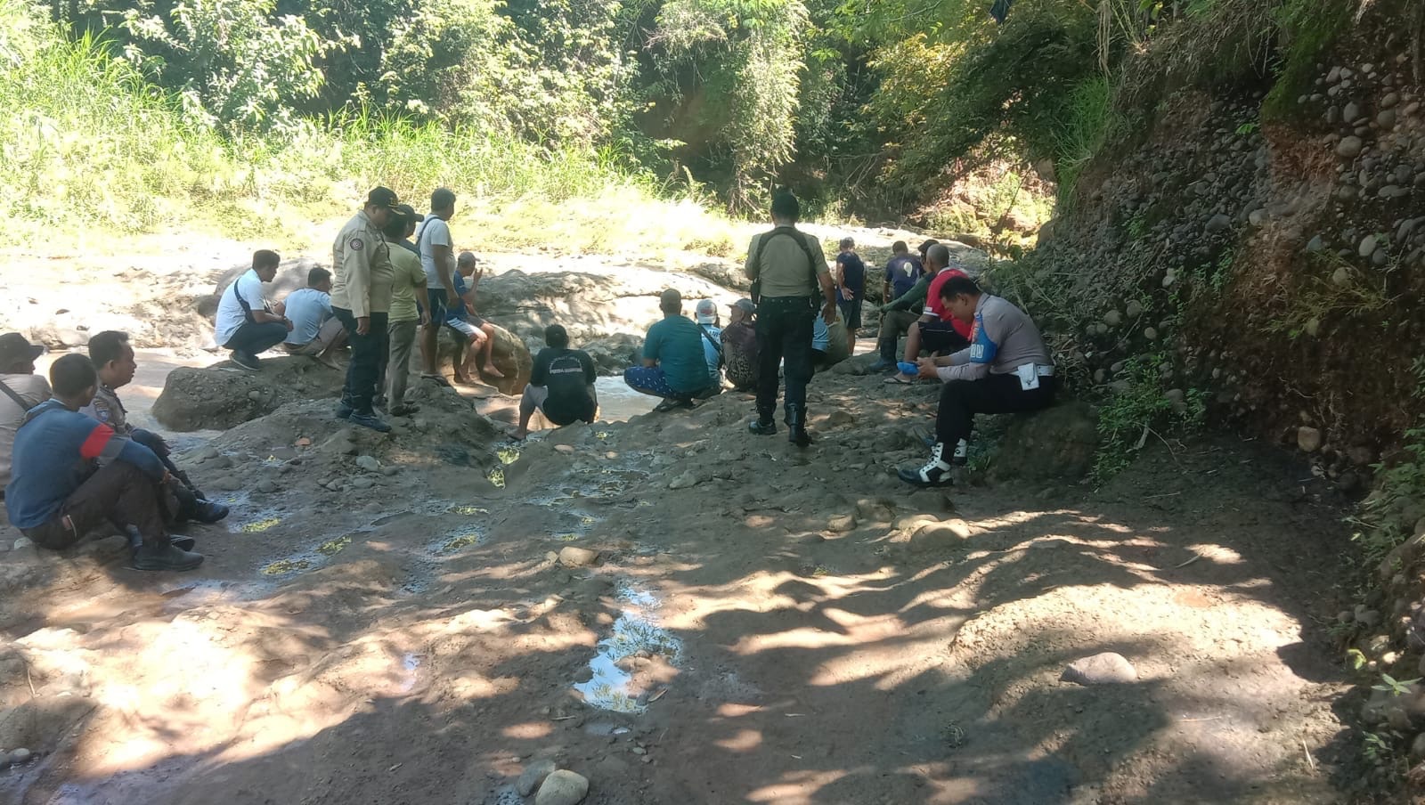 Mancing Di Sungai Widas Wilangan Bpbd Dan Tagana Kerahkan Pasukan