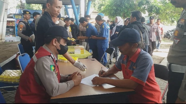 Operasi Tes Urine di Terminal Bus Anjuk Ladang, Polres Nganjuk Upaya Cegah Narkoba