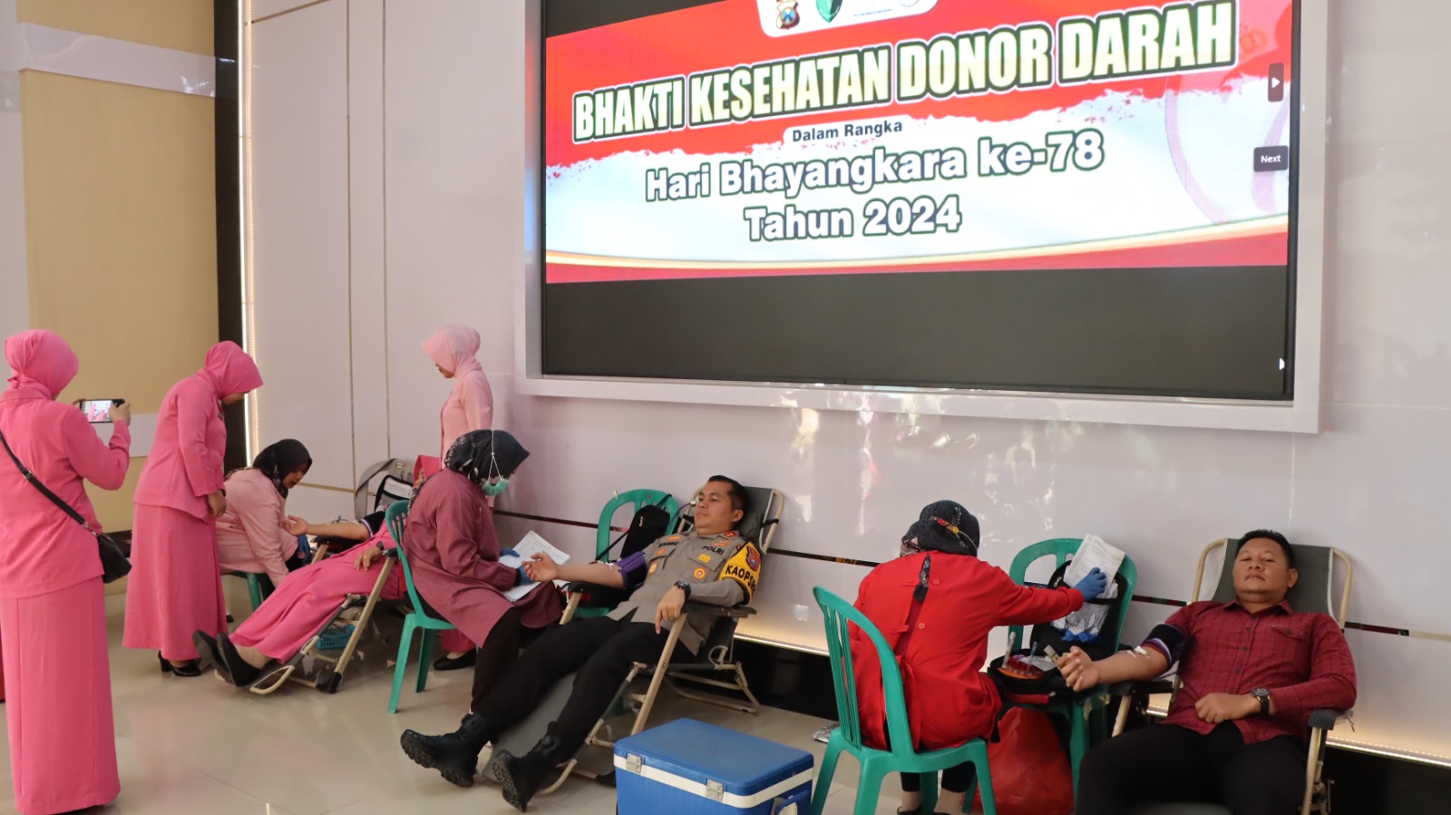 Polres Nganjuk Gelar Bakti Kesehatan Donor Darah dan Vaksinasi Influenza dalam rangka HUT Bhayangkara ke 78