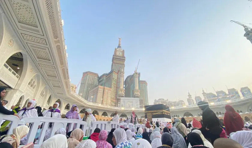 Arab Saudi Peringatkan Suhu Panas hingga 44 Derajat pada Musim Haji Tahun Ini