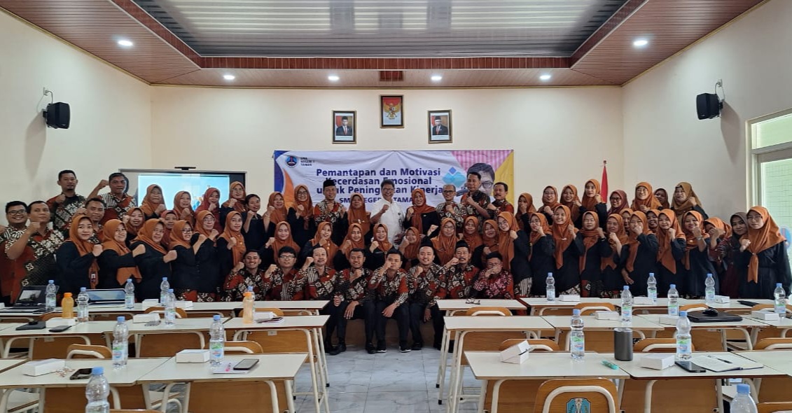 Siapkan SDM Guru dan Karyawan yang Tangguh, SMANITA Hadirkan Motivator Hebat dr Agus Ali Fauzi