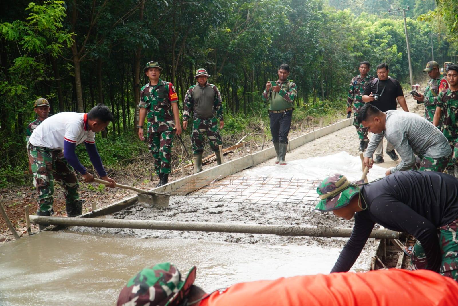Pastikan Progres Pengerjaan Di Lapangan, Dandim Nganjuk Sidak Lokasi TMMD