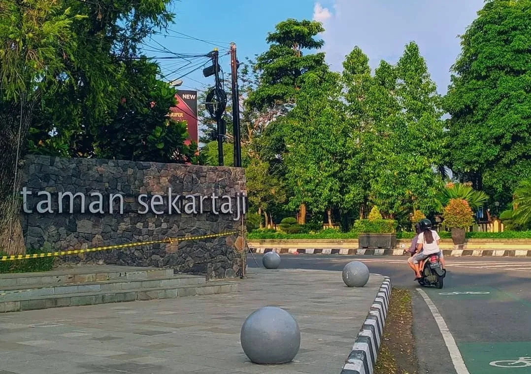 Daftar 5 Taman Memesona di Kota Kediri, Cocok untuk Rekreasi Keluarga dan Bersantai!