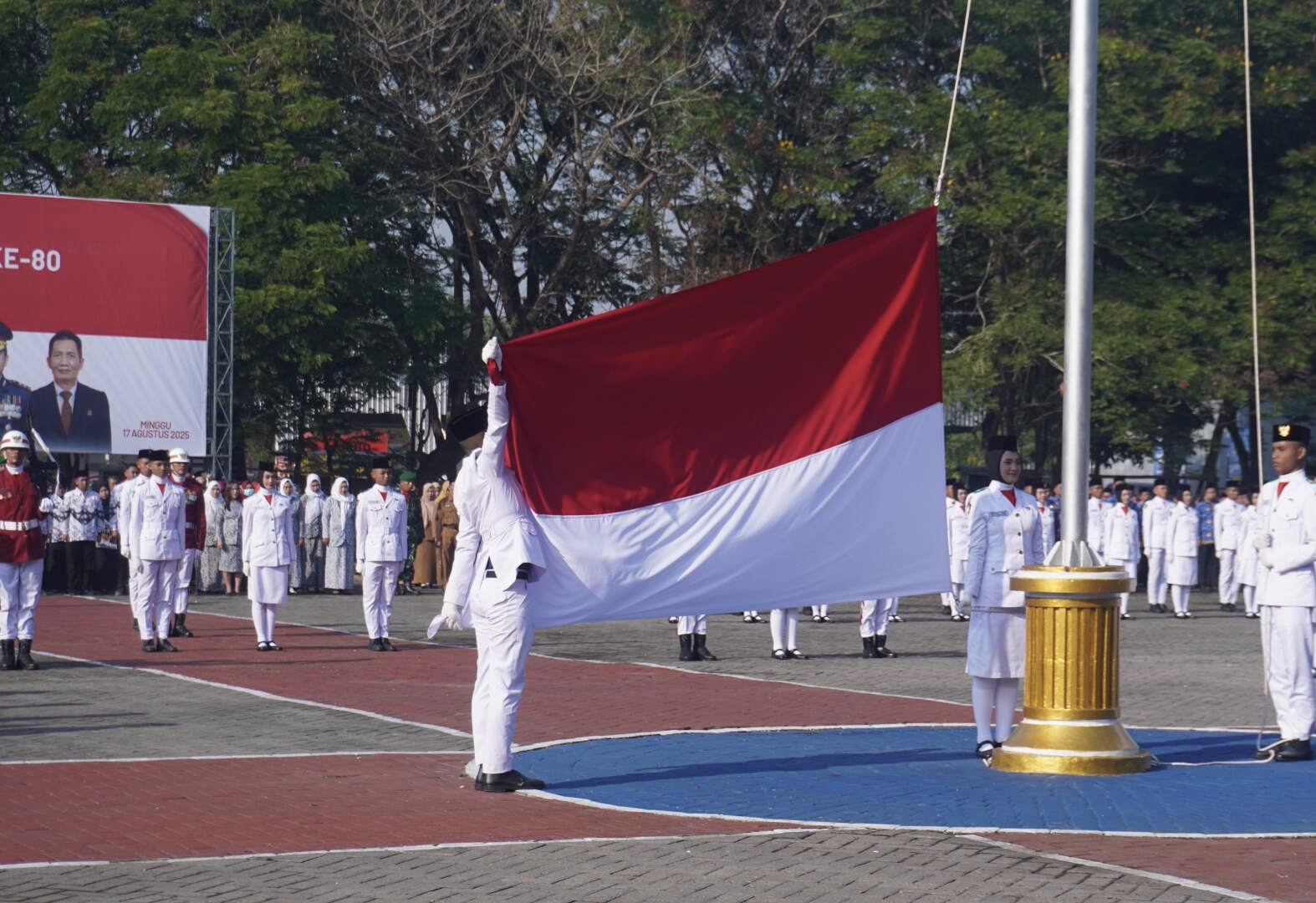 Ratusan Pejabat Hingga Rakyat Nganjuk Bersatu Merayakan Kemerdekaan Bersama di Upacara HUT Ke-80 RI