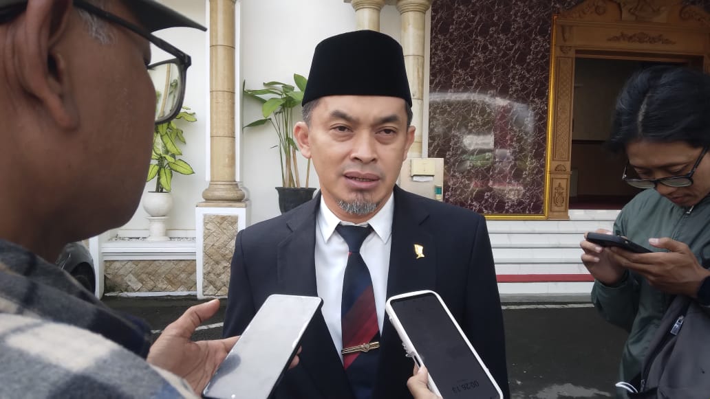 Distribusi Seragam Gratis Pelajar Kota Blitar Tersendat, Terkendala Penyesuaian Anggaran