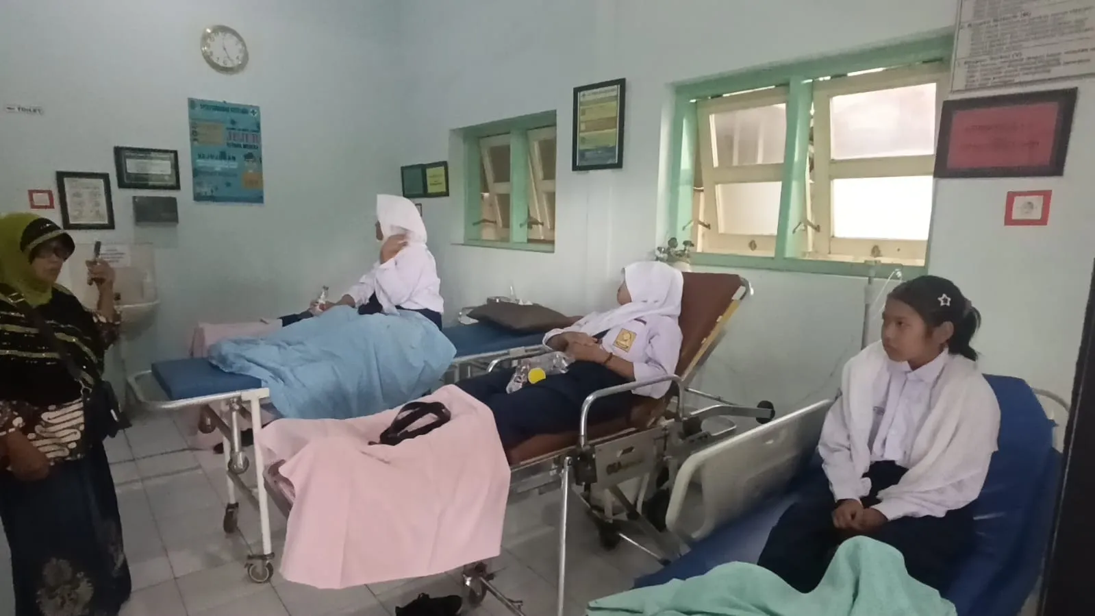 Puluhan Siswa SMPN 1 Boyolangu Diduga Keracunan Usai Santap Menu Makan Bergizi Gratis