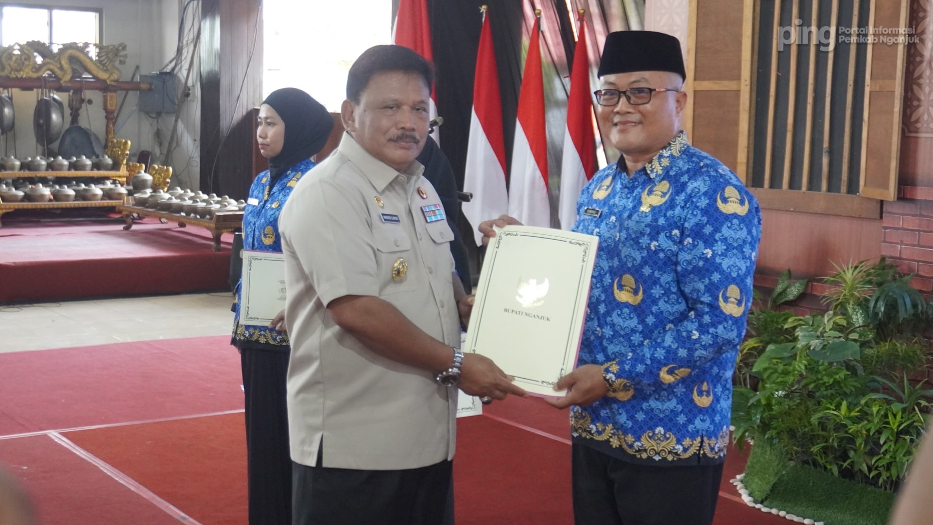 239 Guru dan 104 Tenaga Kesehatan di Kabupaten Nganjuk Terima SK Jabatan Fungsional