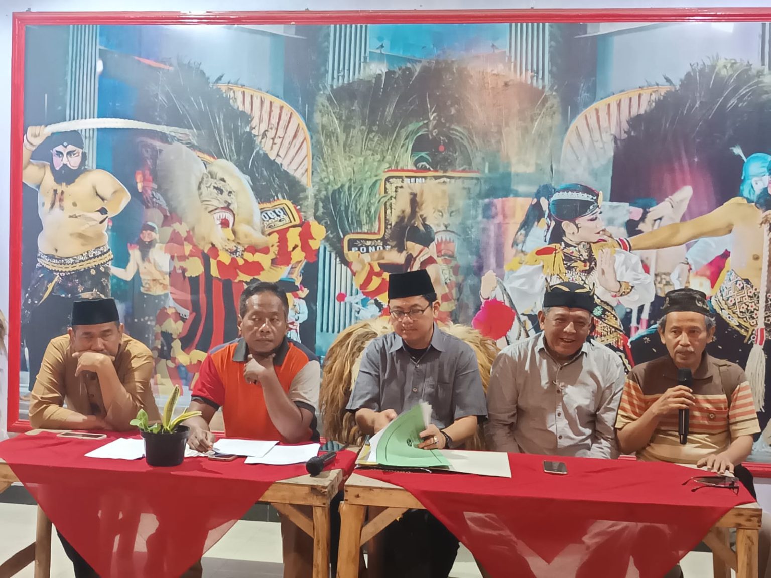 Somasi Dilayangkan ke Gubernur Jatim, LKBH PGRI Ponorogo Masih Menunggu Respons Khofifah
