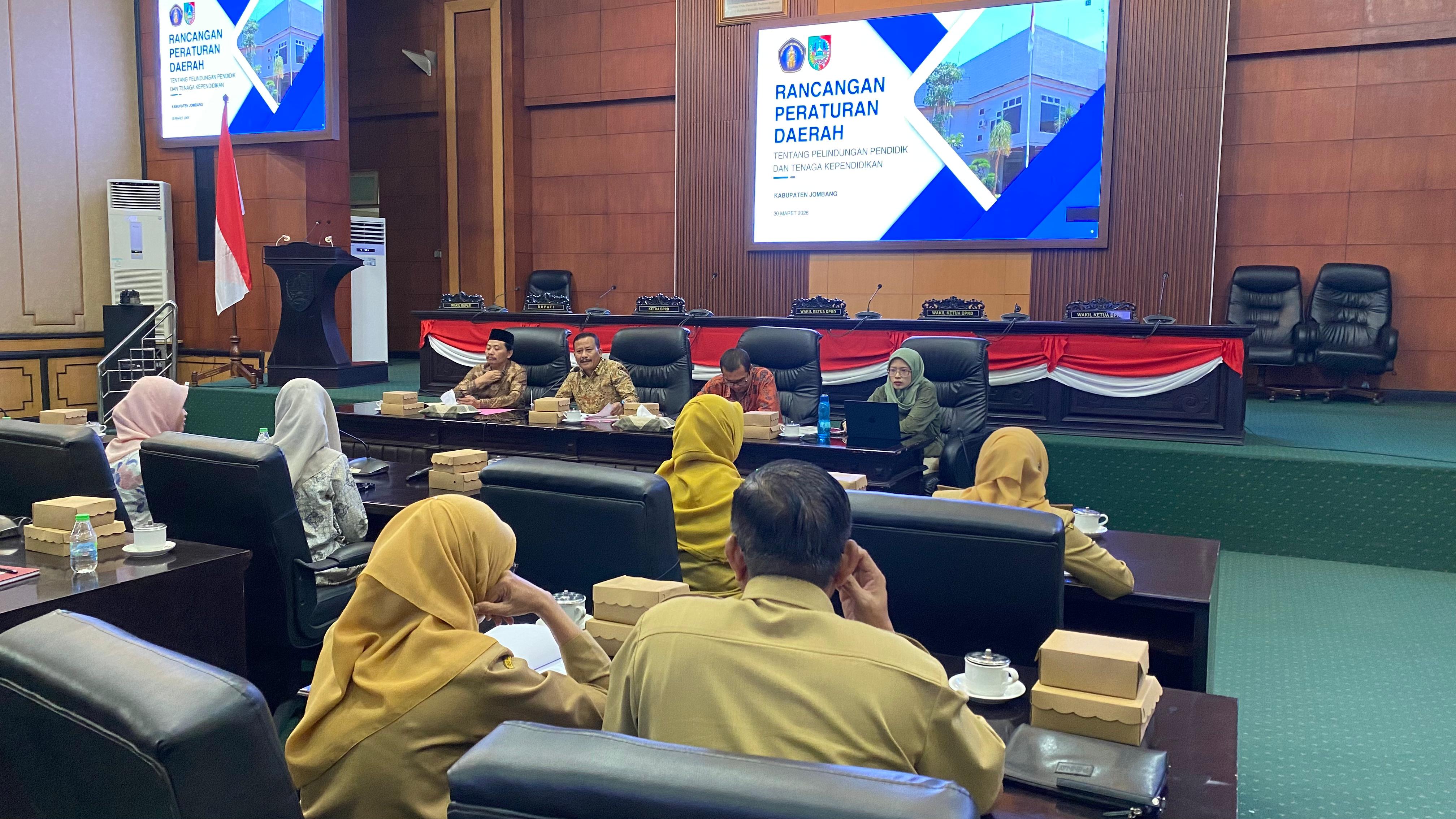 DPRD Godok Raperda Perlindungan Pendidik di Jombang, Jaga Guru dari Kriminalisasi Saat Pendisiplinan