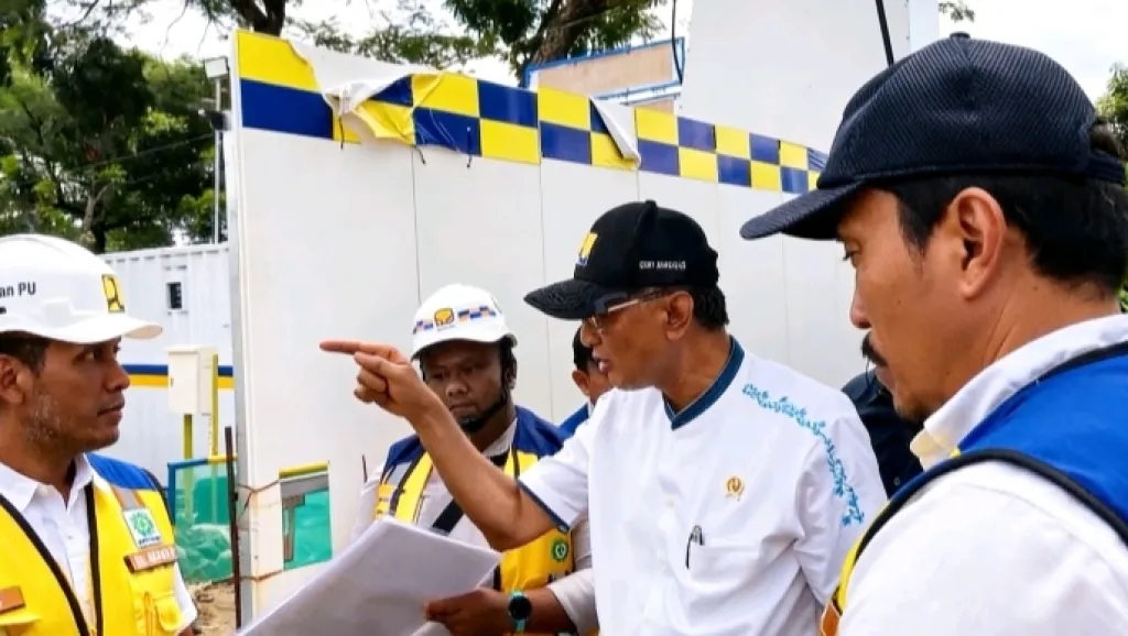 "Itu Alasan Bodoh!" Menteri Dody Ngamuk di Lokasi Proyek Sekolah Rakyat Nganjuk