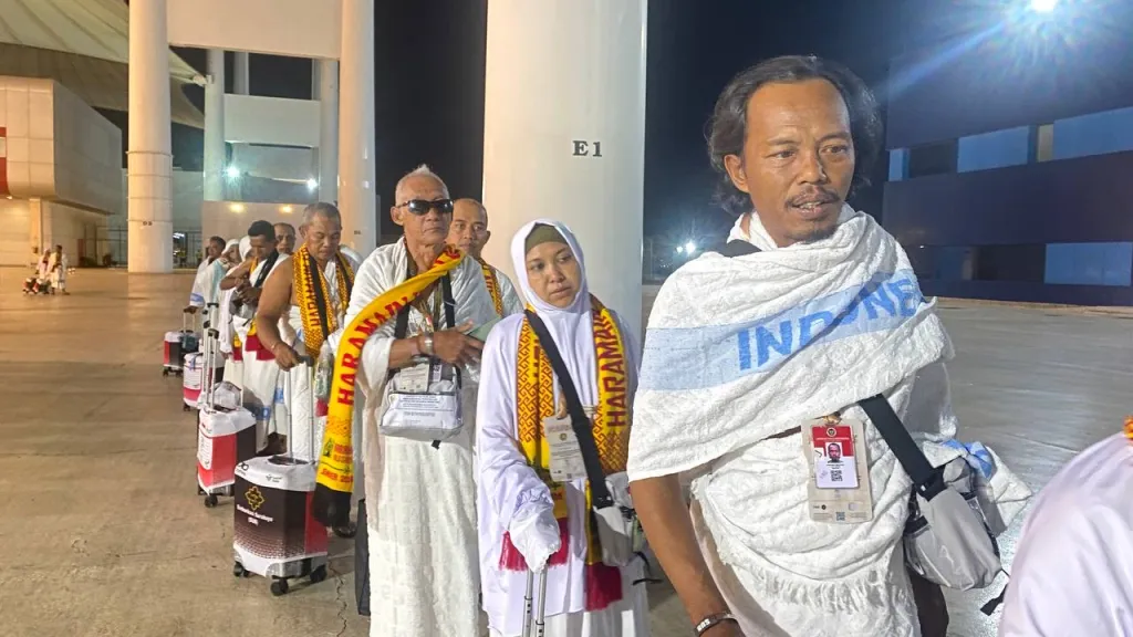 Jemaah Haji Jember Puas Fast Track, Tiba di Arab Saudi Tanpa Antre Lama