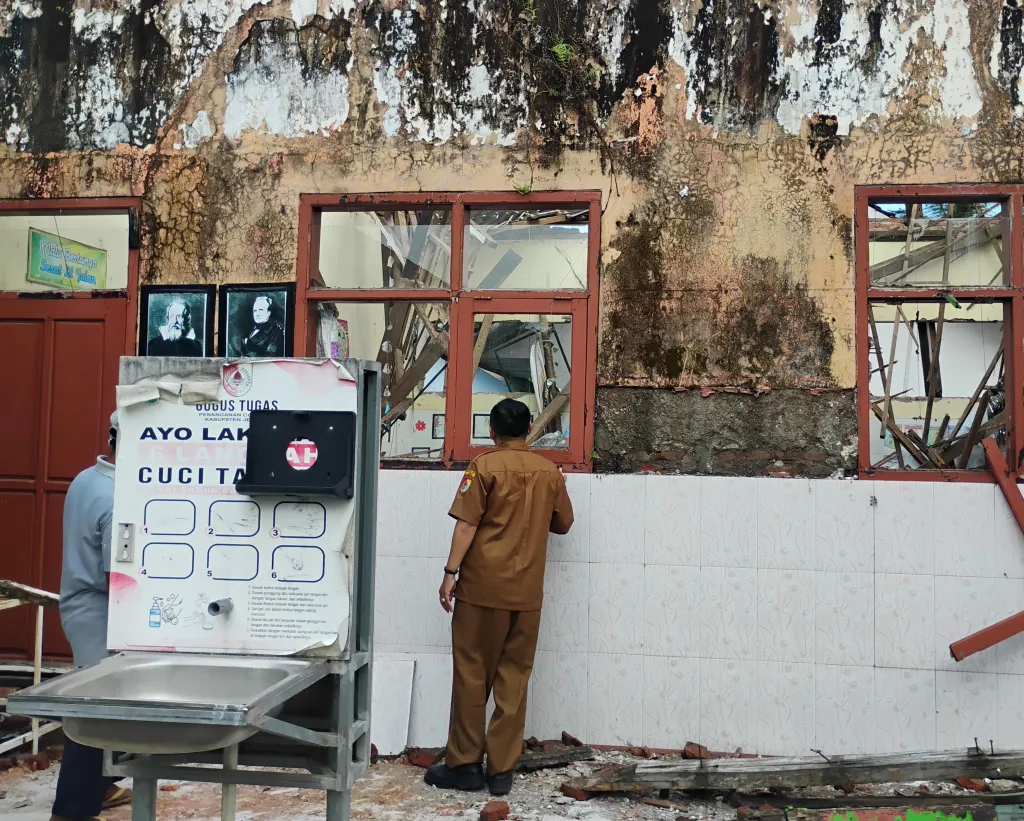 Siswa SDN Dukuh Mencek 1 Jember Belajar di Mushola hingga Perpustakaan Akibat Kelas Rusak