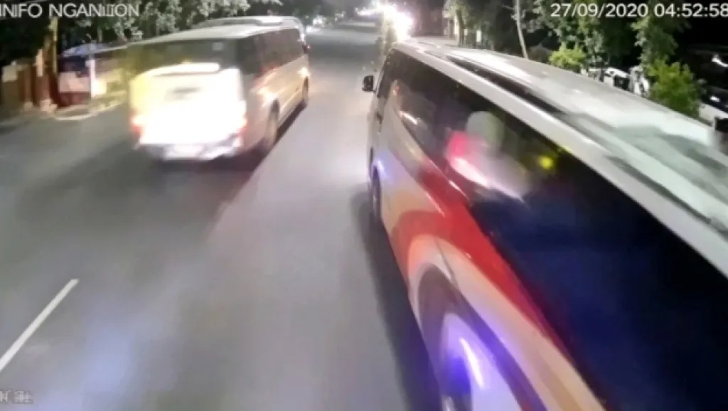 Ugal-ugalan Bus Mira vs Sugeng Rahayu di Nganjuk Berakhir Pasal Berlapis dan Skorsing