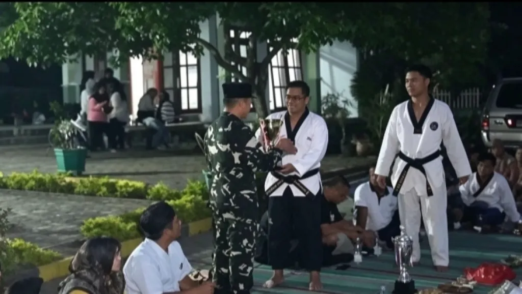 Borong 40 Emas dan 60 Perak, Kontingen Taekwondo Nganjuk Sukses Raih Juara Umum Internasional Satria Nusantara