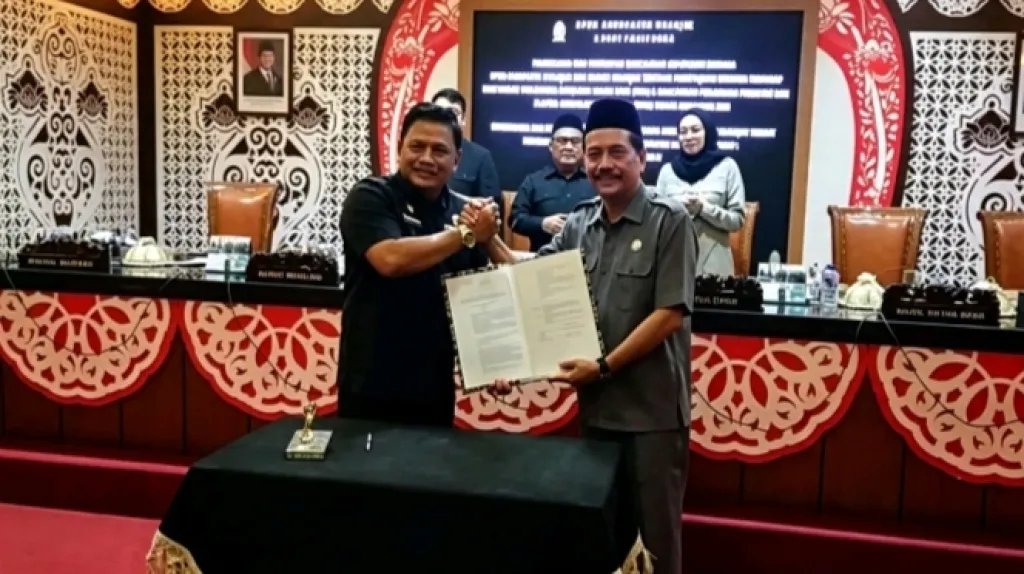 Paripurna, DPRD dan Bupati Nganjuk Tanda Tangani Nota Kesepakatan KUA-PPAS Perubahan APBD 2026