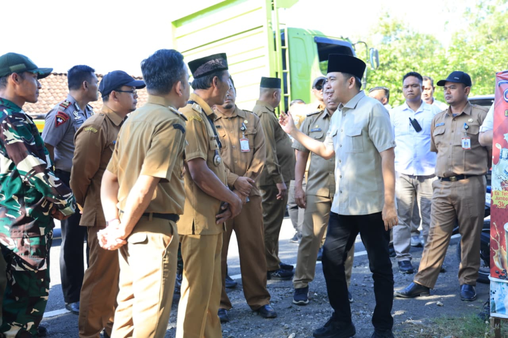 Soroti Menjamurnya Tambak Udang di Pesisir Selatan, Bupati Jember Gus Fawait: Kita Tanyakan Izinnya