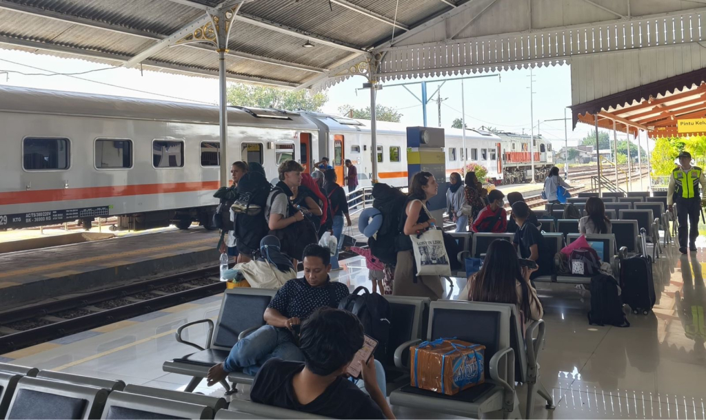 Daop 9 Jember Catat Kenaikan Penumpang WNA, Banyuwangi dan Bromo Diburu Turis