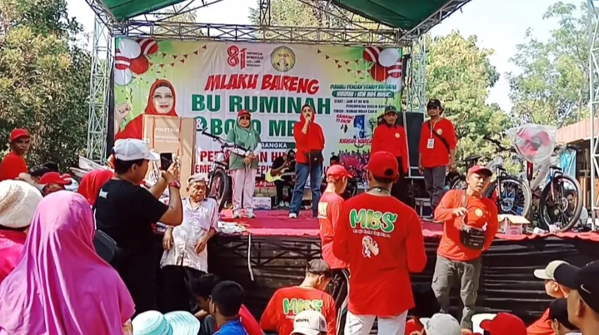 Meriahkan HUT RI ke-81, Hj. Ruminah Gelar Jalan Sehat Berhadiah Puluhan Kambing dan Orkes Melayu untuk Warga Betet