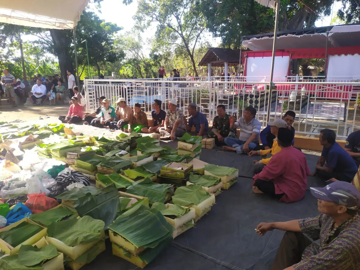 Aroma Harum Sedekah Bumi di Tanjunganom, Ribuan Tumpeng Warga Barong Melangit di Punden Mbah Demang