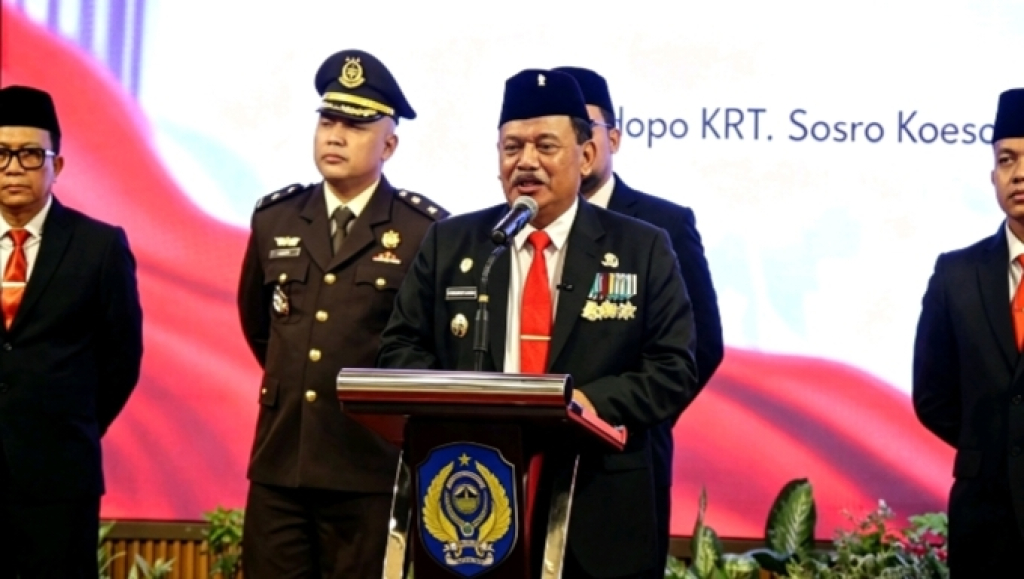 Bupati Nganjuk Marhaen Djumadi memberikan arahan penuh motivasi saat memimpin Upacara Pengukuhan Paskibraka Kabupaten Nganjuk di Pendopo KRT Sosrokoesumo (ist/Zaki/SRTV)