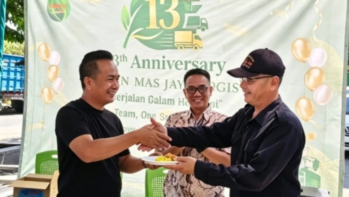Perkuat Jalur Logistik Antar Pulau, PT Daun Mas Jaya Rayakan HUT ke-13 dengan Tasyakuran dan Bansos