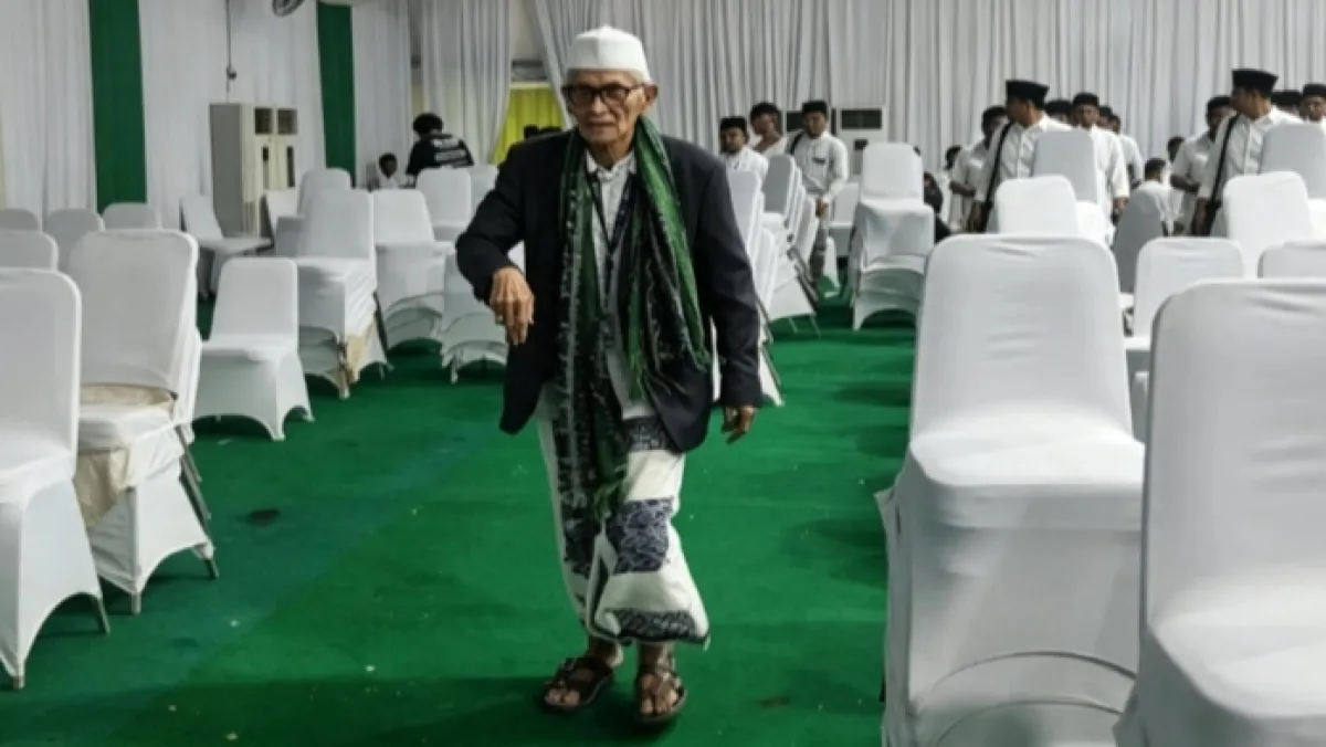 Menjaga Suluh Tradisi, KH Miftachul Akhyar, Oase Spiritual dan Nakhoda Tertinggi NU di Muktamar ke-35