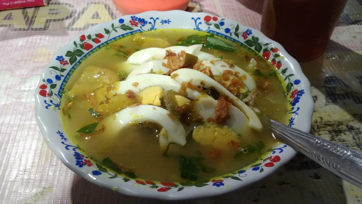 Gurihnya Kuah Rempah Soto Madura Cak Anam, Kuliner Legendaris Penakluk Selera di Nganjuk