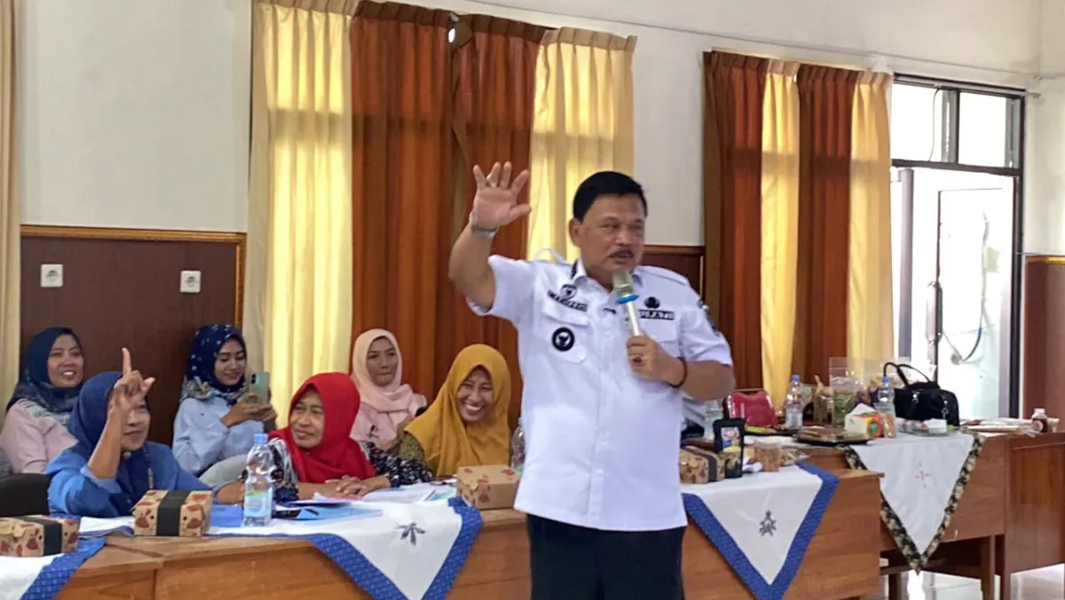 Buka Penyuluhan Keamanan Pangan, Bupati Marhaen Ajak Pelaku IRTP Jadi "Juara" di Negeri Sendiri
