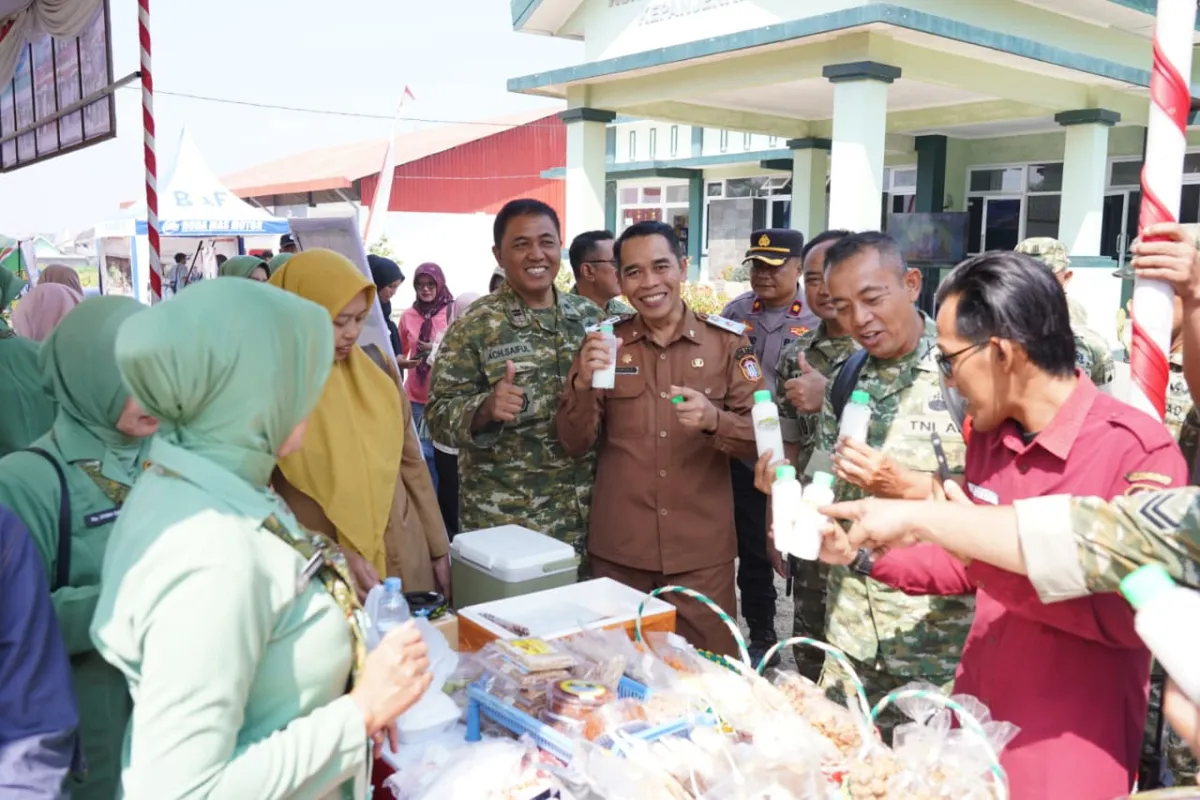 Sambut HUT ke-81 TNI, Kodim 0808/Blitar Gelar Bazar Murah Sembako dan Produk UMKM di Kepanjenkidul