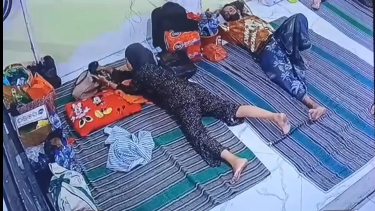 Nyamar Jadi Penunggu Pasien, Wanita Terekam CCTV Kuras Uang Rp 2,5 Juta Milik Keluarga Pasien di RSUD Soegiri