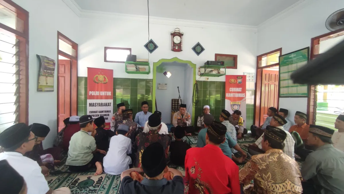 Jelang Pilkades, Polsek Selorejo Blitar Gelar Curhat Kamtibmas Ajak Warga Jaga Kerukunan