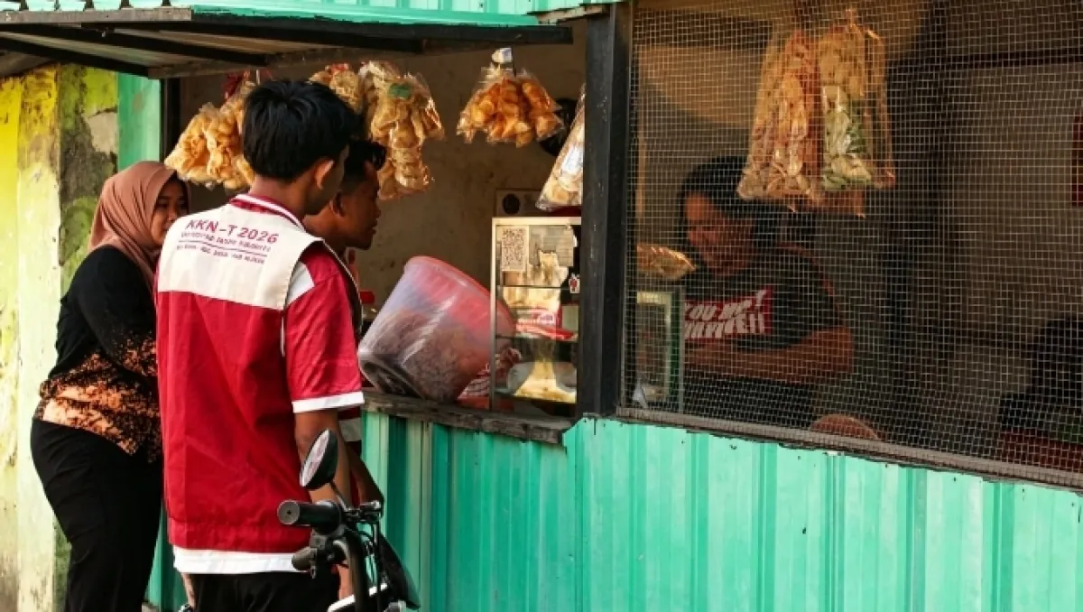 Sinergi Pemkab Nganjuk dan Unesa, Dorong Digitalisasi UMKM Hingga Edukasi Anti-Bullying di Desa Baron