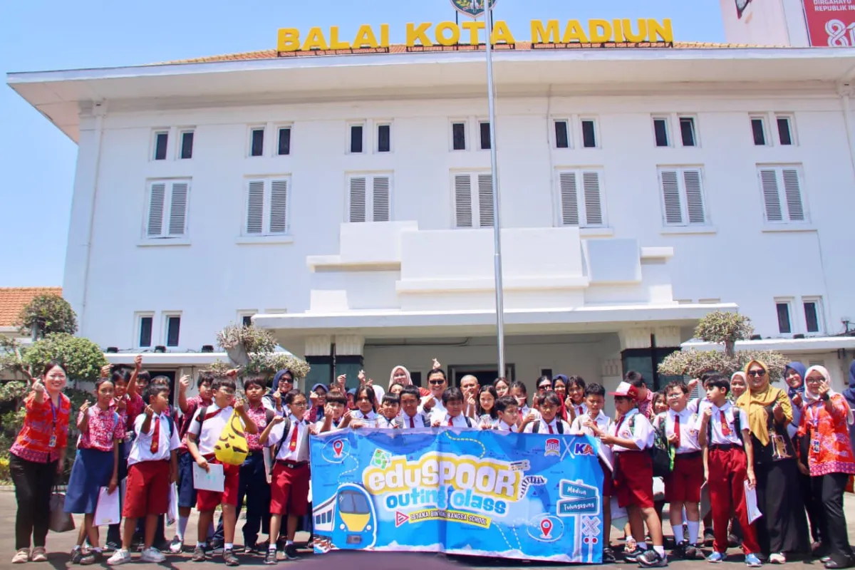 Belajar Naik Kereta Sejak Dini, Siswa Istana Bina Bangsa School Ikuti Program Eduspoor KAI Daop 7 Madiun