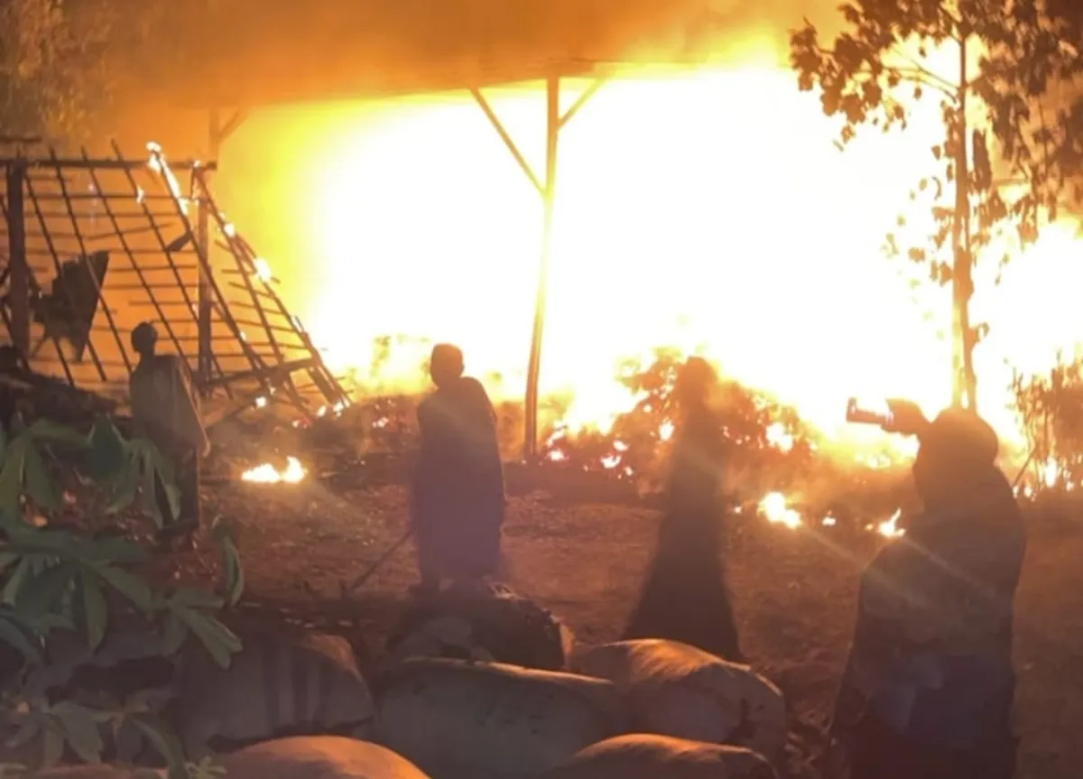 Ditinggal Pulang Saat Proses Produksi, Usaha Penyulingan  Daun Cengkeh di Sawahan Nganjuk Ludes Terbakar