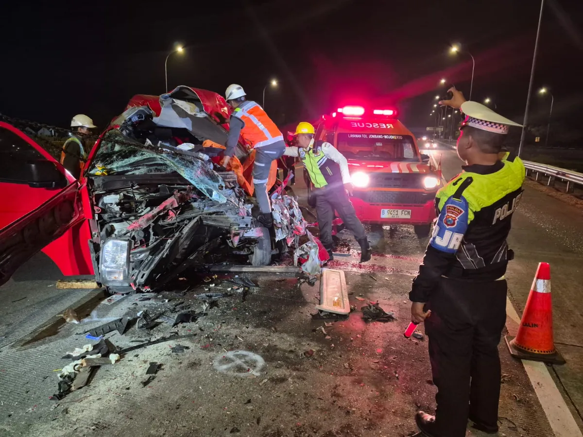 Tragedi Laka Tol Jomo, Sopir HiAce Maut Ditetapkan Tersangka dan Ditahan di Polres Jombang