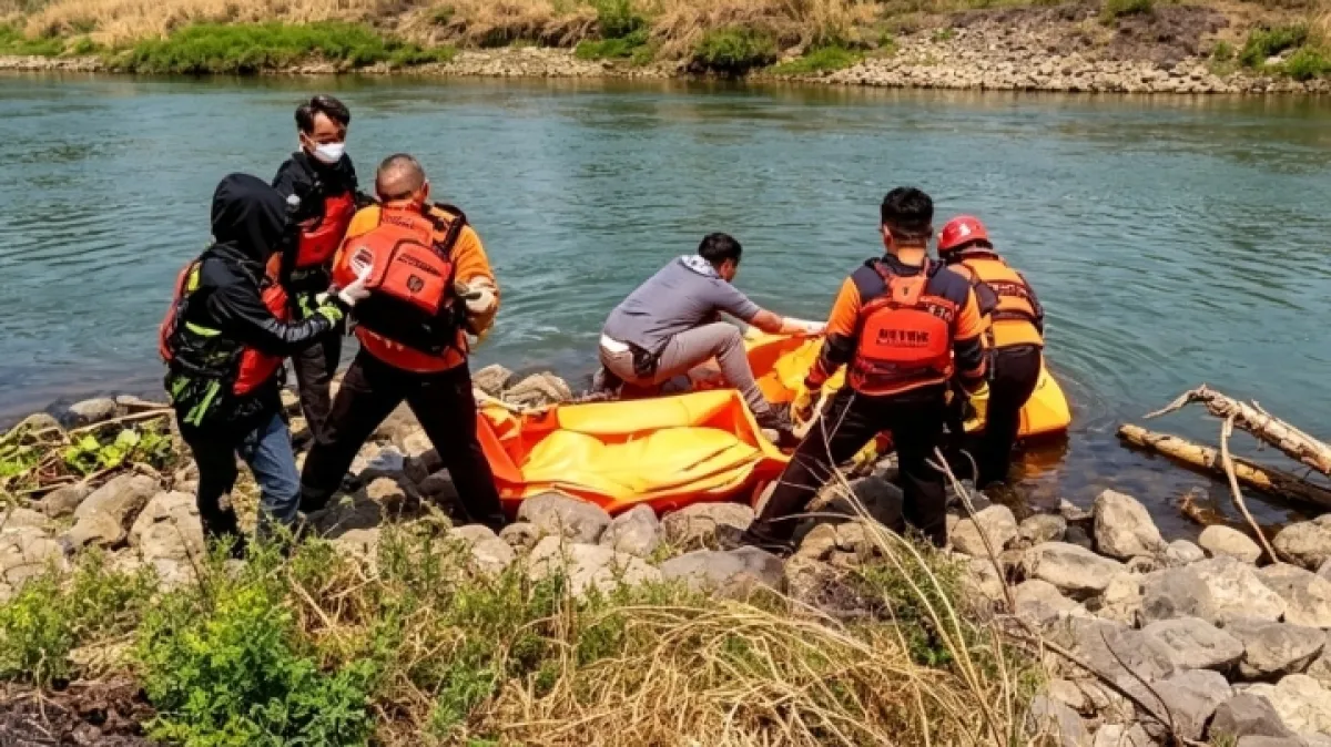 Sempat Hilang 5 Hari, Seorang Lansia Ditemukan Mengapung di Sungai Brantas Kertosono