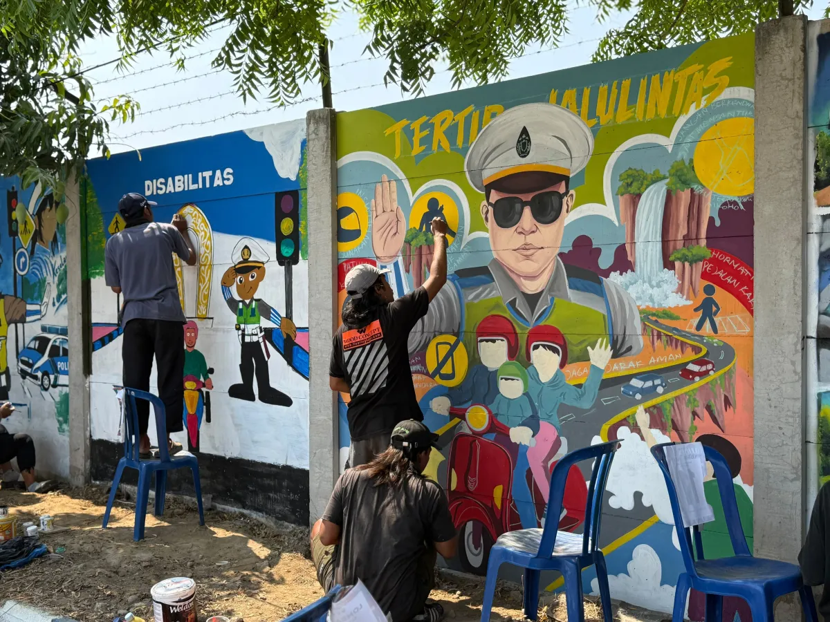 Sulap Tembok 105 Meter Jadi Galeri Edukasi, Satlantas Polres Nganjuk Gelar Lomba Mural Tingkat Jatim