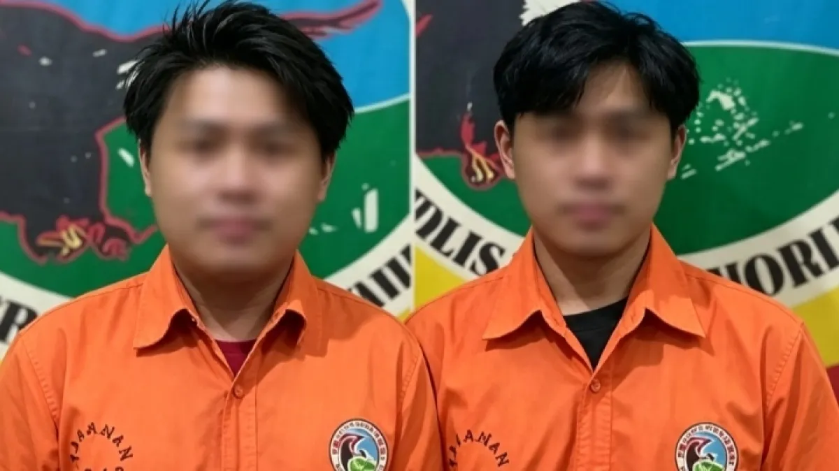 Sembunyikan Ribuan Pil Koplo di Kolong Meja, Dua Pria di Prambon Diangkut Polres Nganjuk