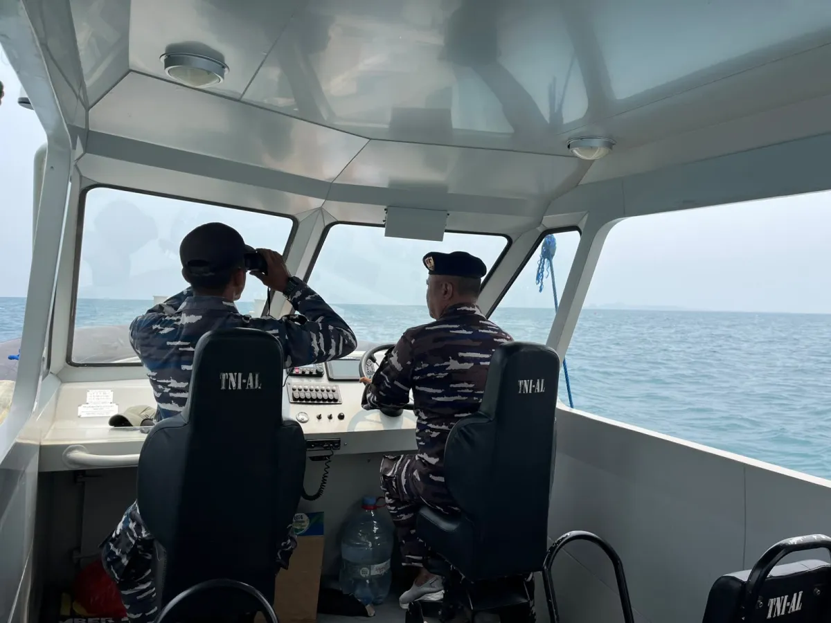 Pencarian Dramatis di Selat Sunda, TNI AL Terjunkan Armada Alutsista Cari 5 Jurnalis & Kru Speedboat yang Hilang Kontak
