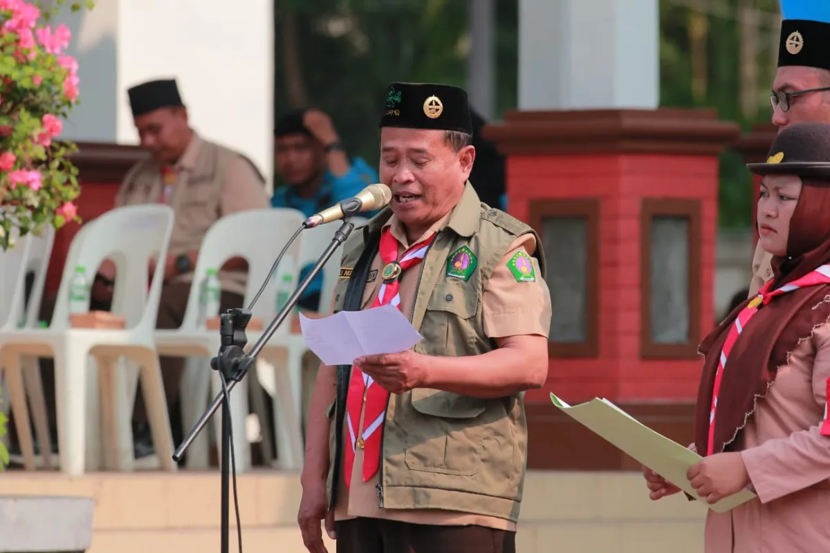 Kick Off Hari Santri 2026, Ribuan Pelajar Ma’arif Lamongan Unjuk Kedisiplinan Lewat Jelajah Santri