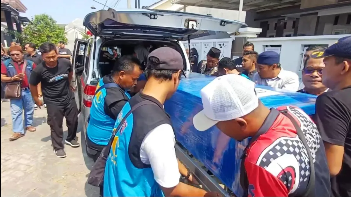 Isak Tangis Pecah di Lamongan, Jenazah ABK Korban Tragedi Kapal Virgo Tiba di Rumah Duka