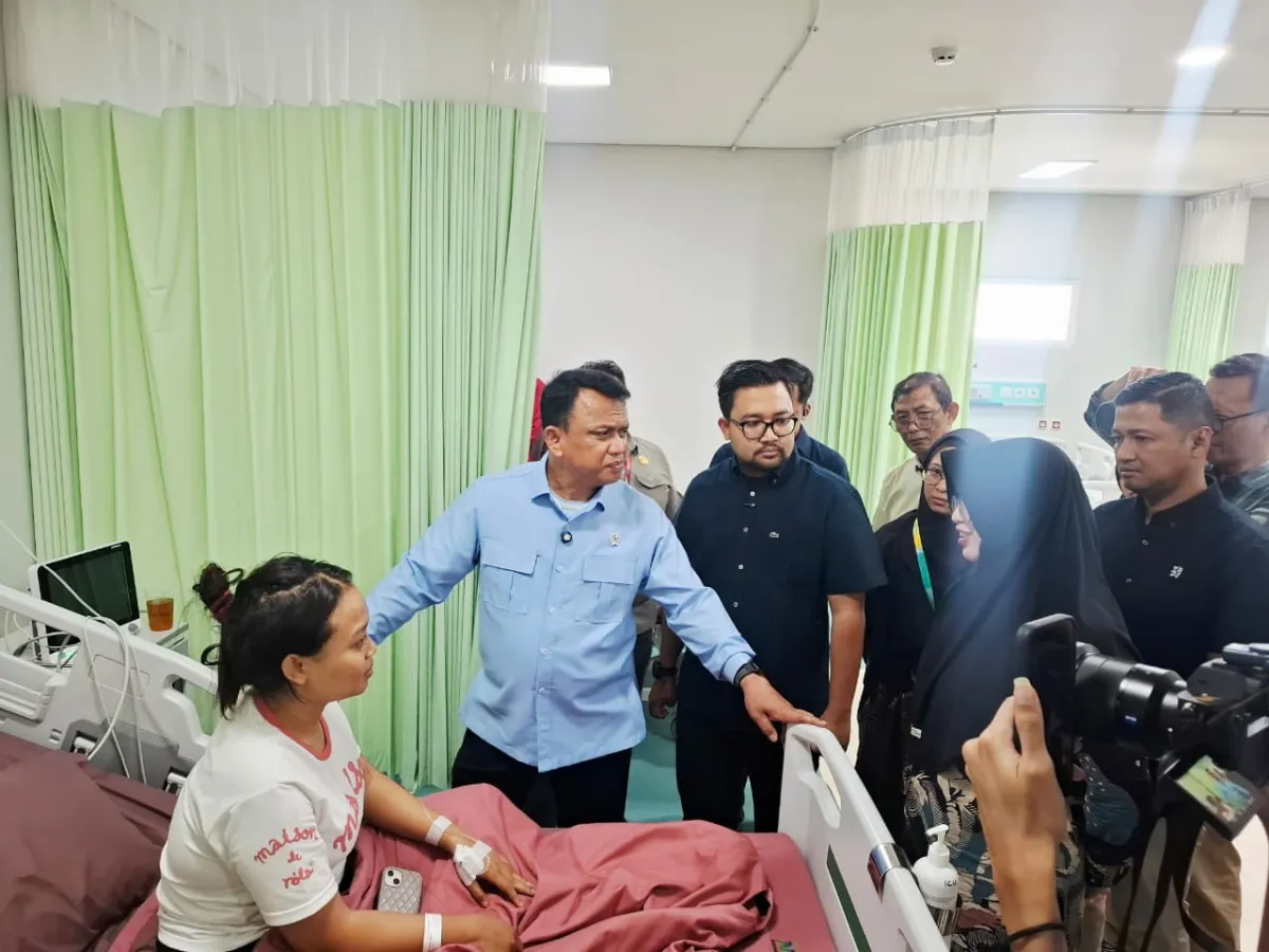 Pasca Insiden Keracunan Menu MBG di Nganjuk, Wakil Kepala BGN Jenguk Korban & Sidak Dapur SPPG Begadung 2