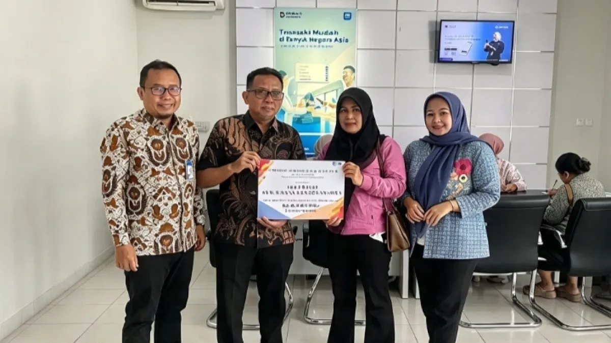Premi Rp 50 Ribu Cair Rp 58,5 Juta, BRI BO Trenggalek Serahkan Klaim Asuransi Mikro AMKKM kepada Ahli Waris