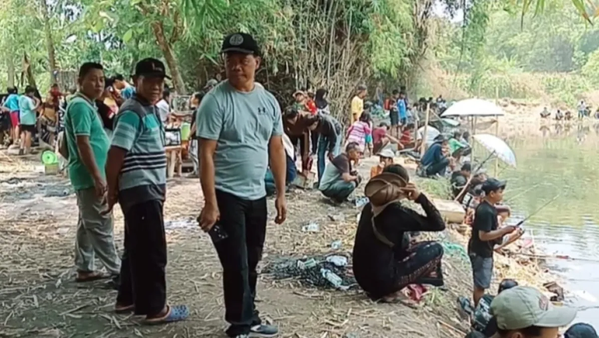 Bikin Heboh Warga Tanjunganom, Gelar Lomba Mancing Kades Banjaranyar Sebar 3 Kuintal Ikan dan Hadiah Kambing