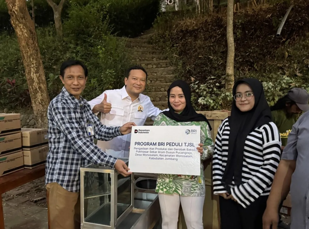 Dorong Bakso Wonosalam Naik Kelas, BRI Cabang Jombang Suntik Mesin Modern dan Gerobak ke Poklahsar Sekar Arum