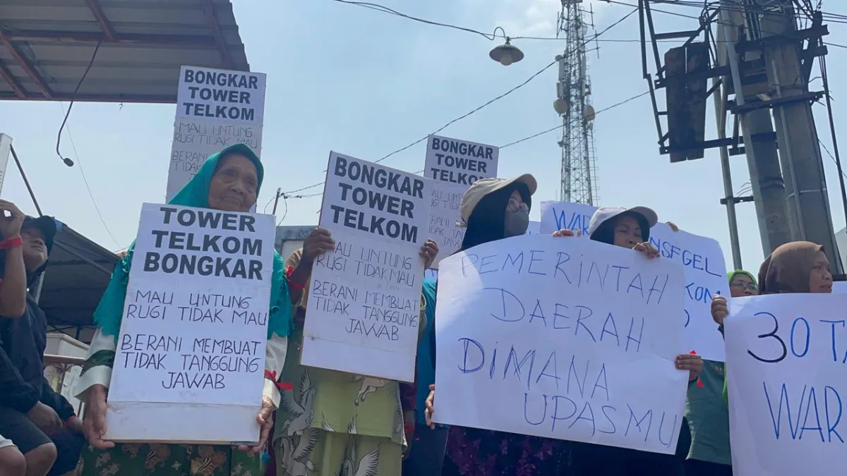 Kantor Telkom Ploso Digeruduk Massa, Warga Jombang Tuntut Pembongkaran Tower BTS