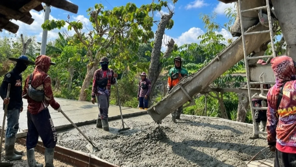 Kerek Ekonomi Petani Bagor, Pemkab Nganjuk Betonisasi Jalan Desa Gandu Sepanjang 188 Meter