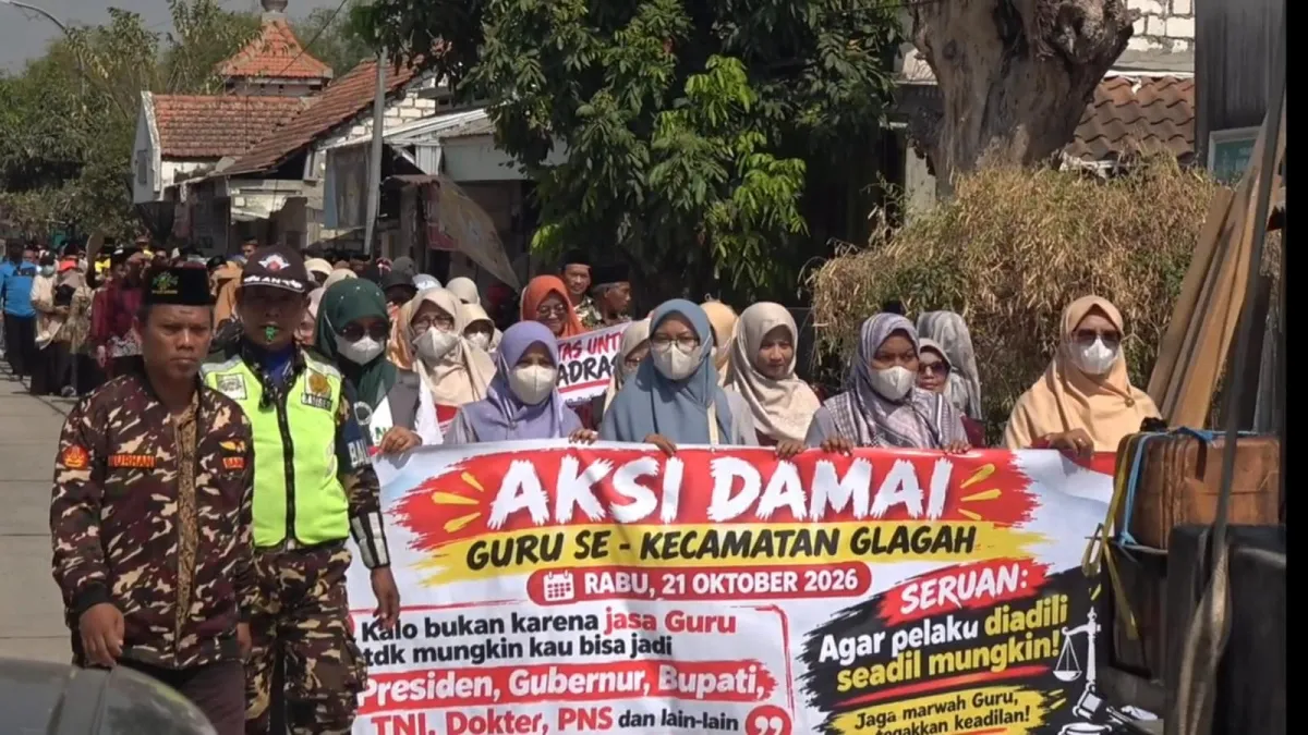 Ratusan Guru di Lamongan Turun ke Jalan, Tuntut Keadilan Atas Penganiayaan Kepala Madrasah oleh Oknum TNI