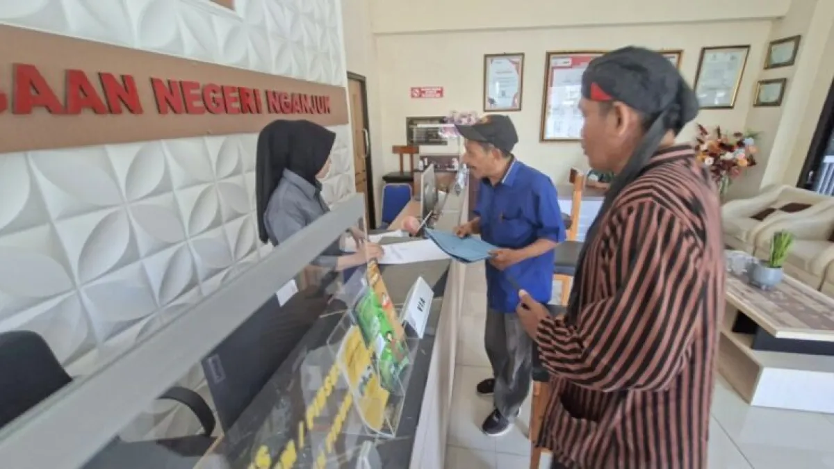 Usut Dugaan Korupsi Ratusan Juta, Warga Jatirejo Laporkan Kades dan Tiga Perangkat ke Kejaksaan